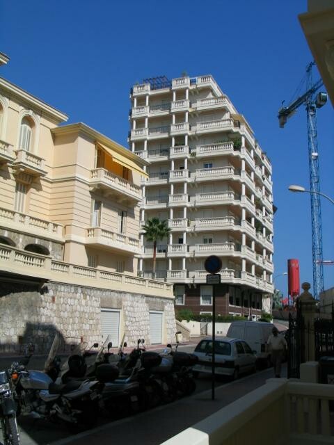SAINT ROMAN / CAVE - Appartements à vendre à Monaco