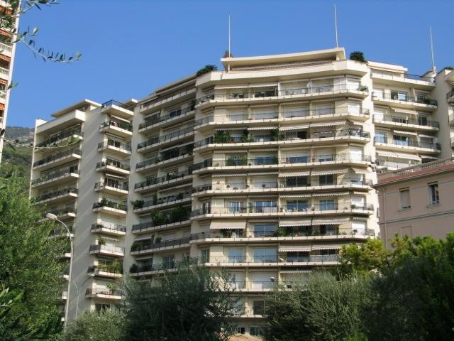 EN PLEIN COEUR DE MONTE CARLO ‟LE CONTINENTAL‟      2 PIECES RENOVE - Appartements à vendre à Monaco