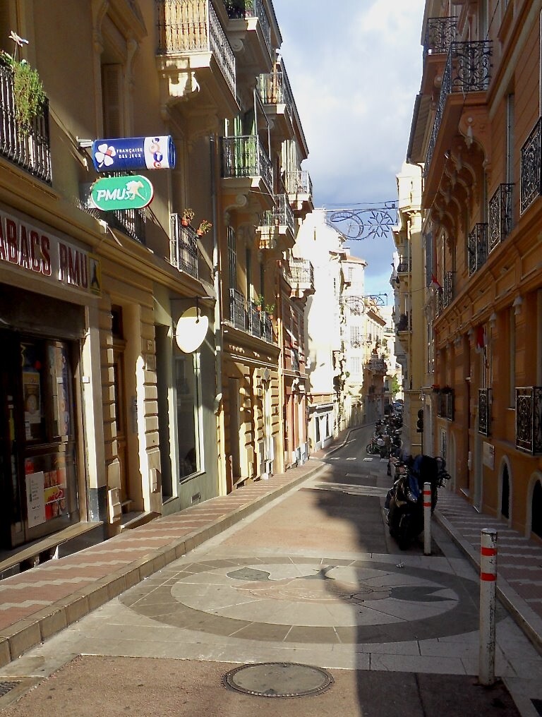 Quartier des Fleurs - Fonds de commerce ou Droit au bail - Appartements à vendre à Monaco