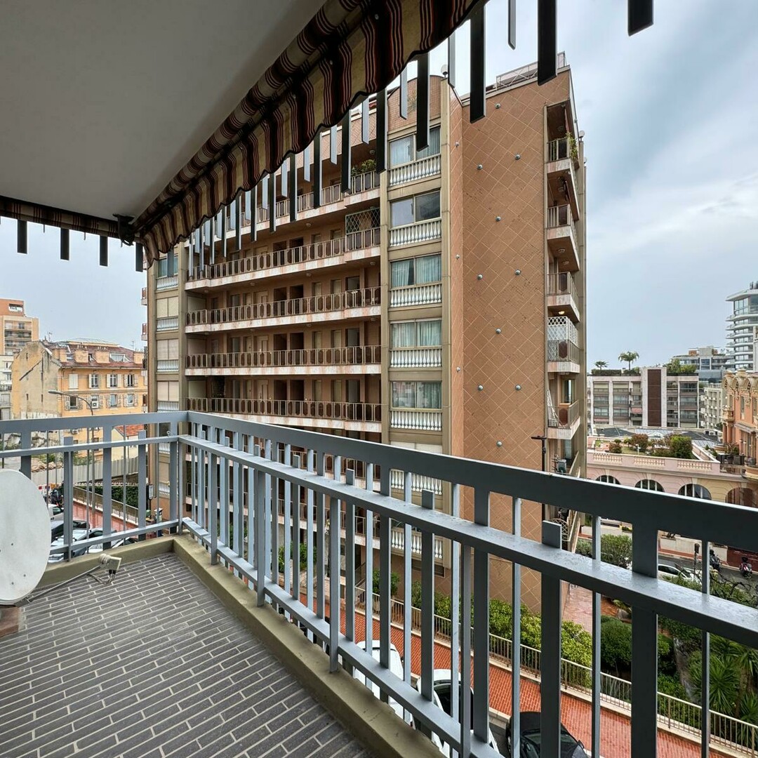 MONTE CARLO / MILLEFIORI / 3 PIECES RENOVE et MEUBLE - Appartements à vendre à Monaco