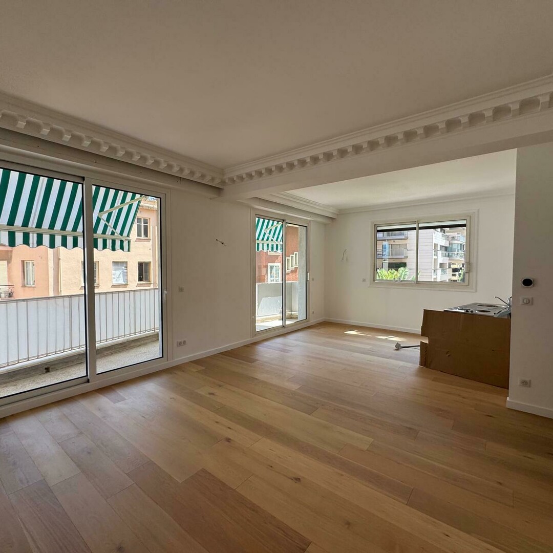 JARDIN EXOTIQUE / 4 PIECES / RENOVE - Appartements à vendre à Monaco