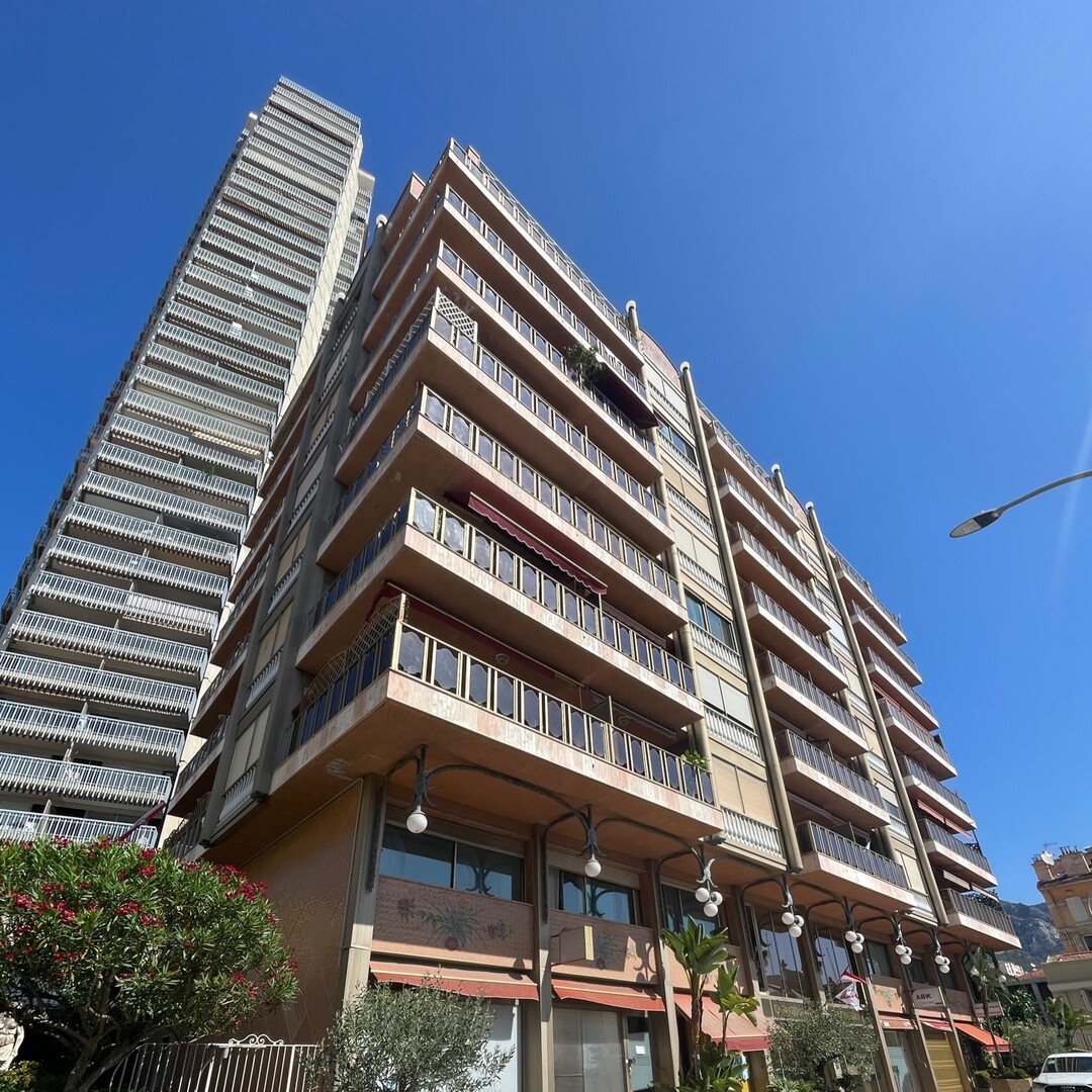 RIVIERA - 3 PIECES EN COURS DE RENOVATION - Appartements à vendre à Monaco