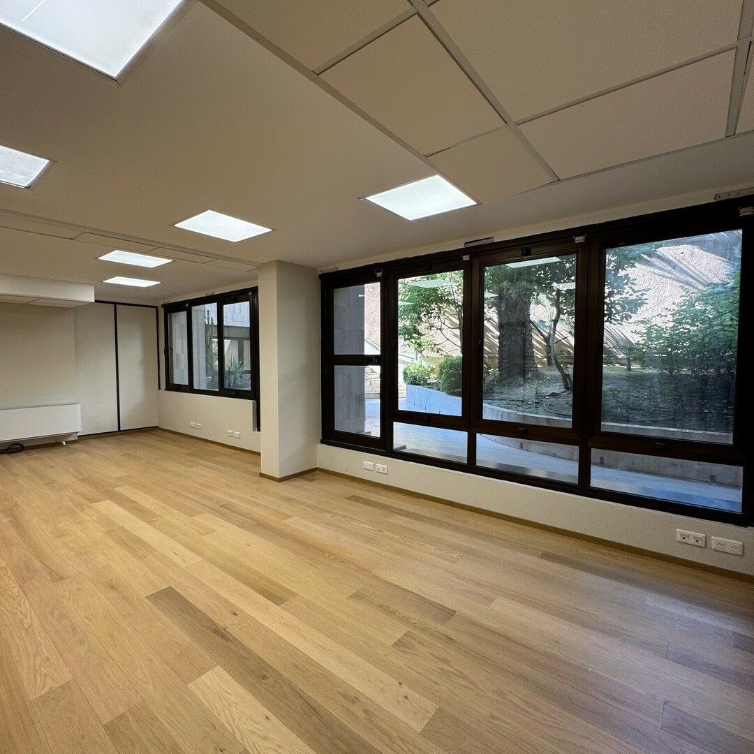 Vente Bureau rénové Carré d'Or dans immeuble de standing avec accès indépendant - Appartements à vendre à Monaco