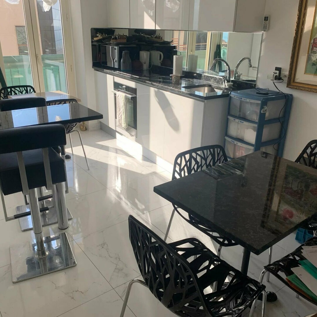 Vente 3 Pièces traversant sous loi 1235 avec échappée mer - Appartements à vendre à Monaco