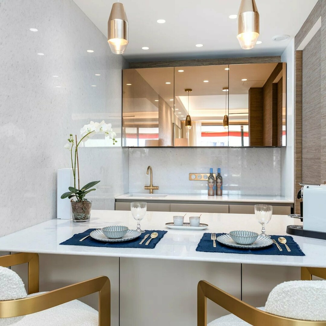 Exclusivité-- MIRABEAU - LUXUEUX 2 PIECES MEUBLE - Appartements à vendre à Monaco