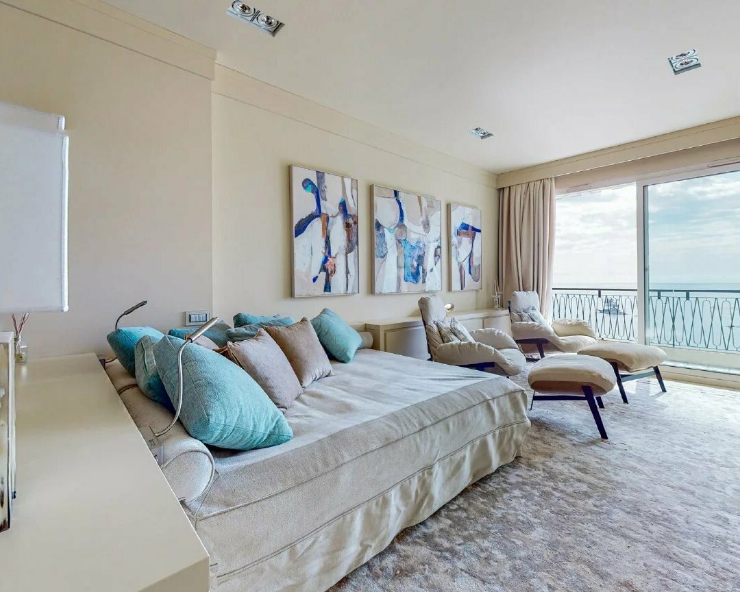LE CONTINENTAL - 2 PIECES ENTIEREMENT RENOVE - Appartements à vendre à Monaco
