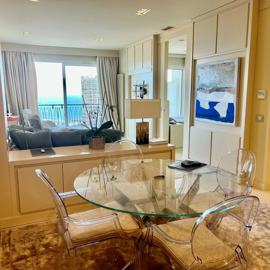LE CONTINENTAL - 2 PIECES ENTIEREMENT RENOVE - Appartements à vendre à Monaco