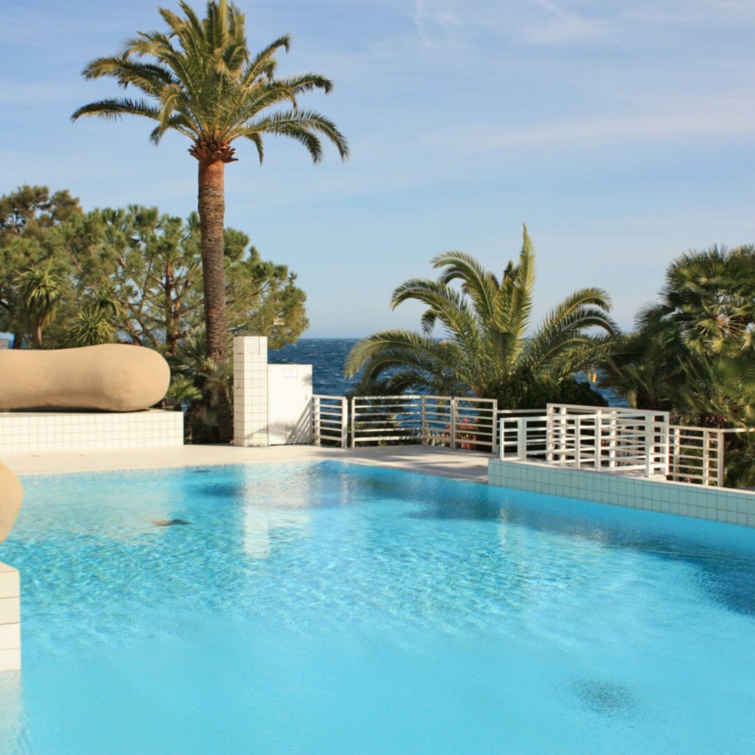 Somptueux et vaste appartement dans un environnement calme et verdoyant - Appartements à vendre à Monaco