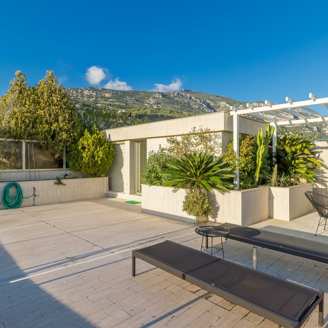 Deux appartements triplex à réunir au Jardin Exotique - Appartements à vendre à Monaco