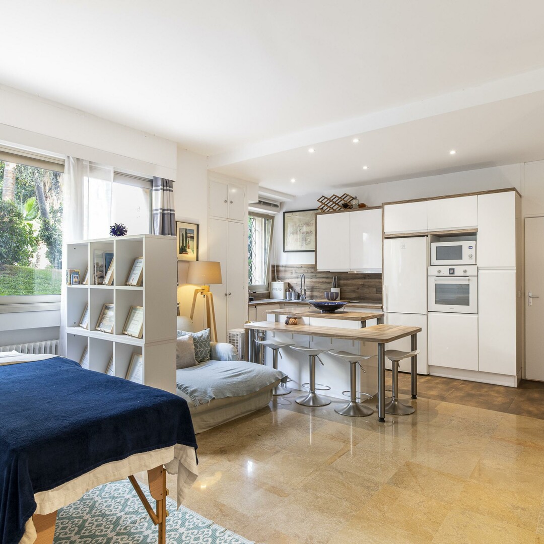 Très beau 2P entièrement rénové | Usage mixte | Exclusivité - Appartements à vendre à Monaco