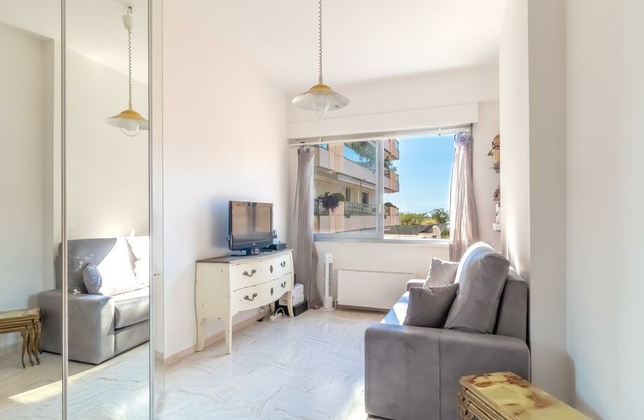 STUDIO VUE DÉGAGÉE DANS LE QUARTIER SAINT ROMAN AVEC PARKING - Appartements à vendre à Monaco