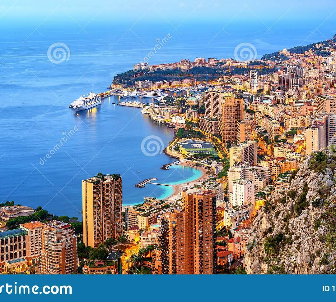 3 PIECES A 500M DES JARDINS DU CASINO - ETAGE ELEVE  - TRES BELLE VUE - Appartements à vendre à Monaco
