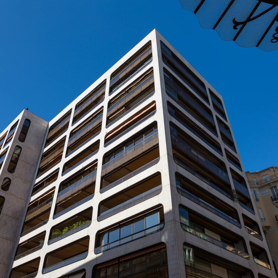 MONTAIGNE B/C - Carré d'Or  - Studio rénové à usage mixte - Appartements à vendre à Monaco
