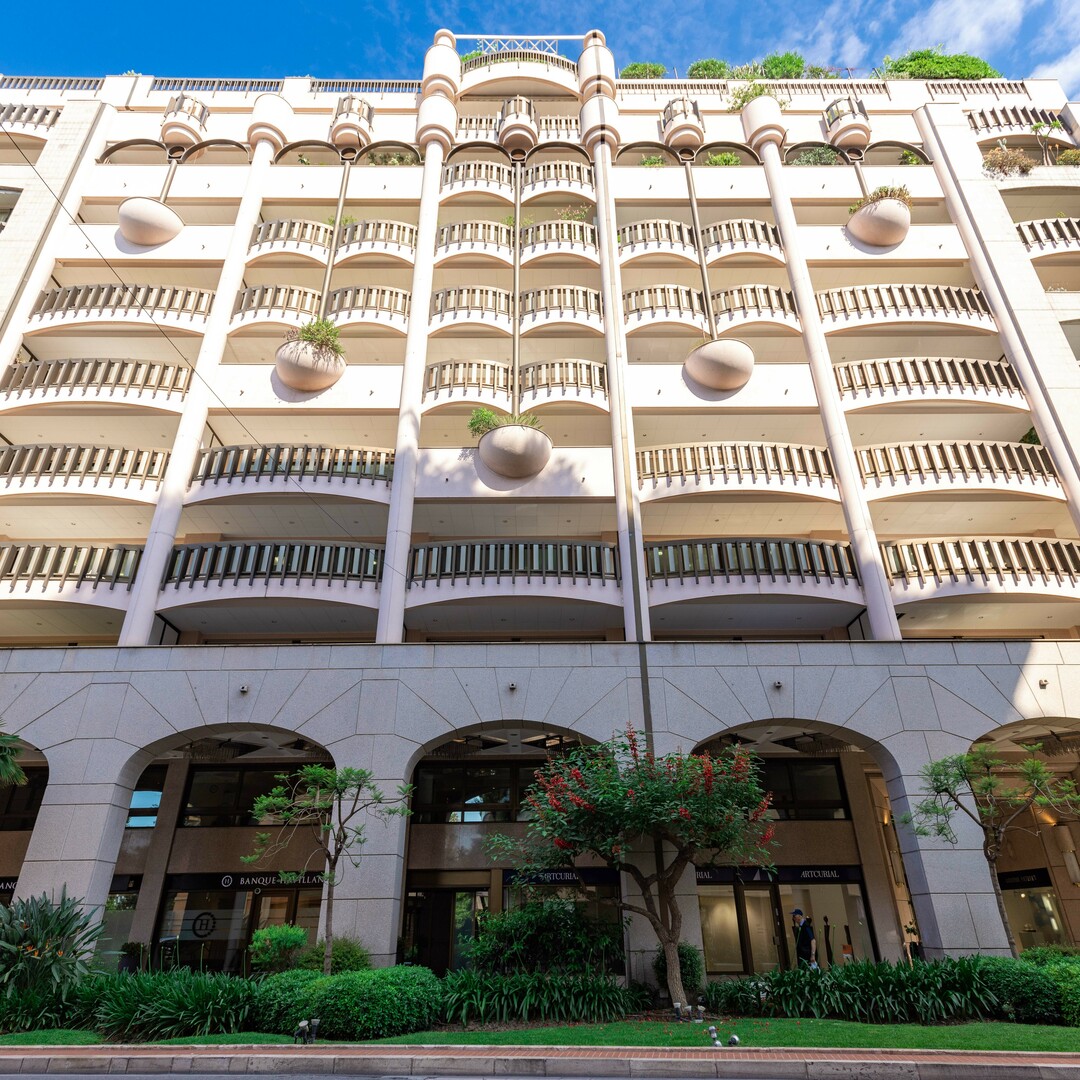 EMPLACEMENT DE PARKING - Appartements à vendre à Monaco