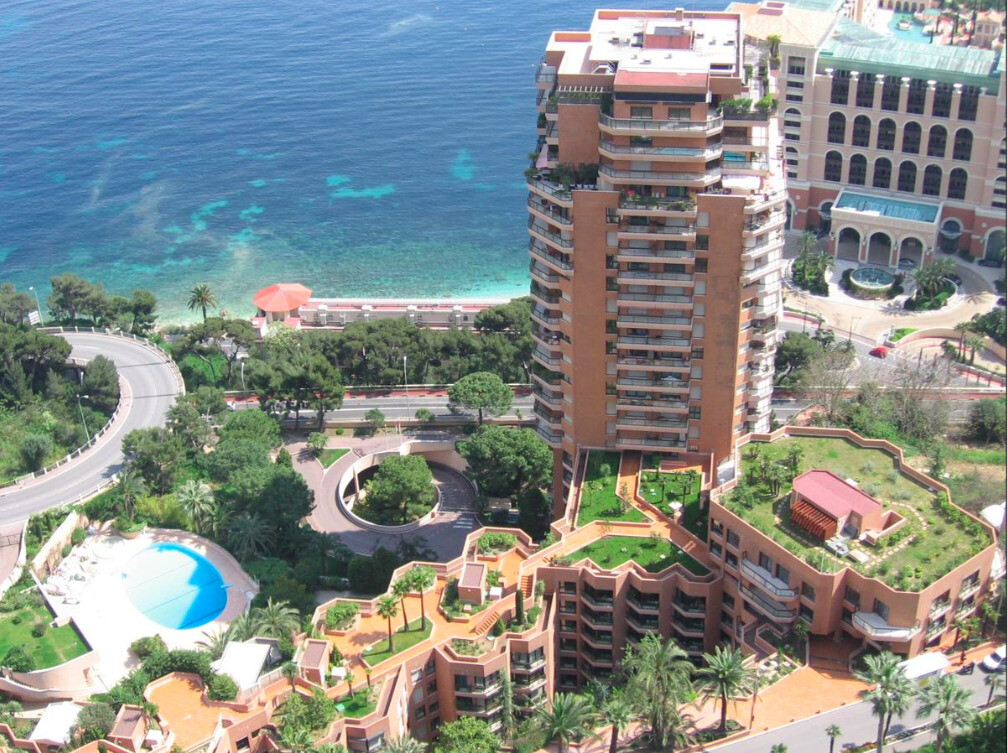EMPLACEMENT PARKING DE BONNE TAILLE - Appartements à vendre à Monaco