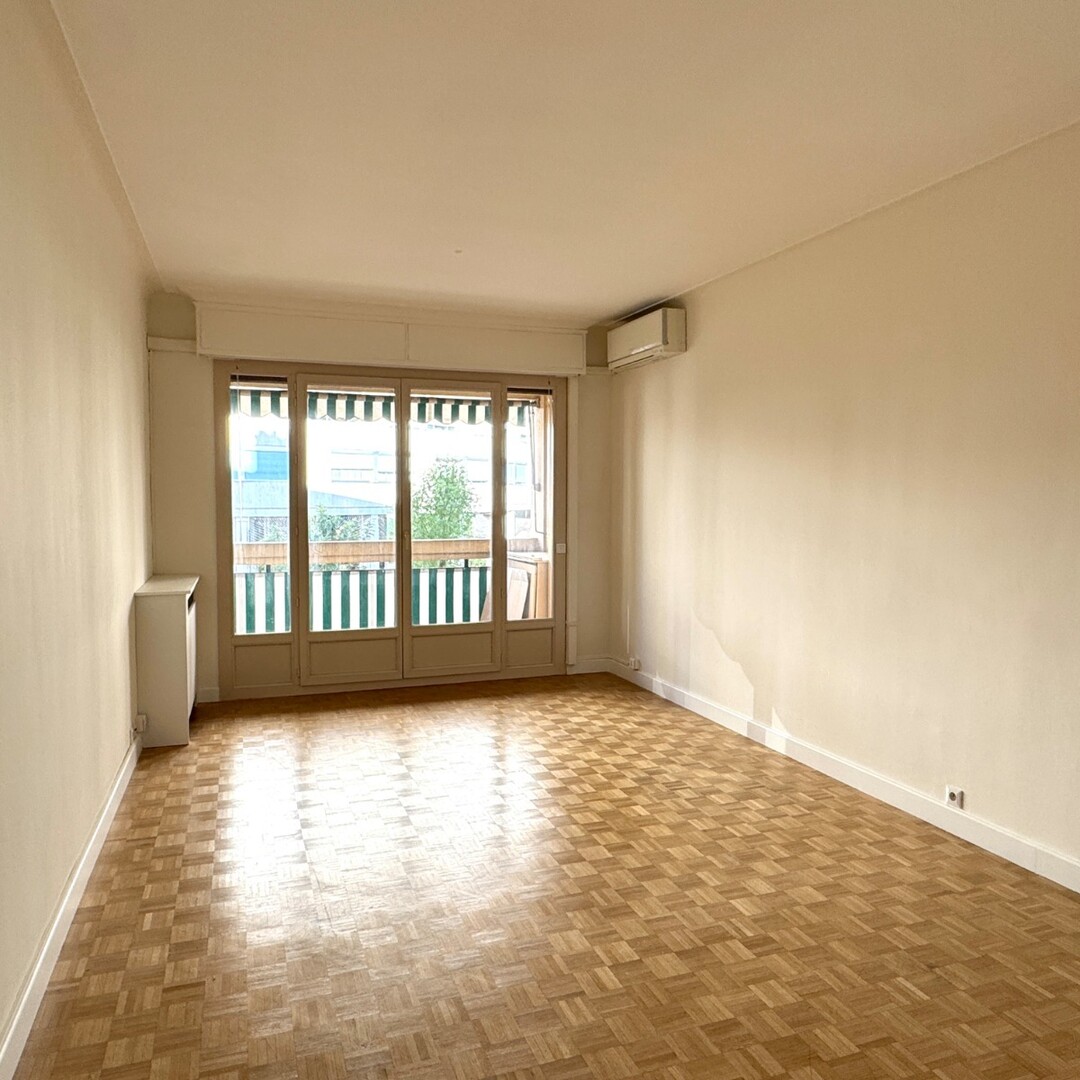 OPPORTUNITE 3 PIÈCES CENTRAL PROCHE DES PLAGES - Appartements à vendre à Monaco