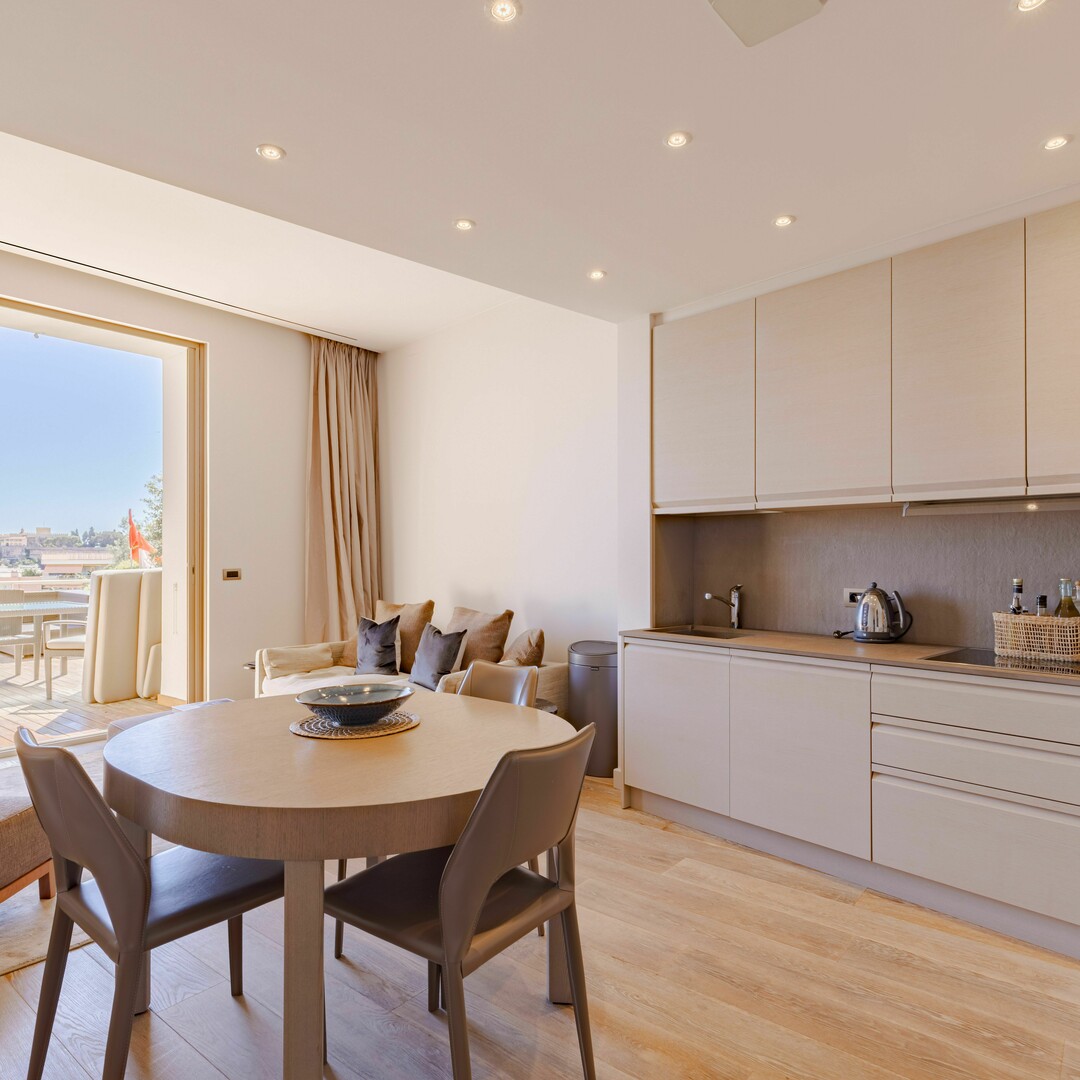 SPACIEUX 2 PIECES AVEC TERRASSE ET VUE MER - Appartements à vendre à Monaco
