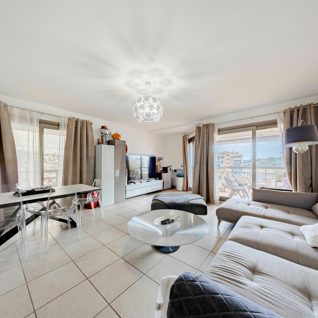 GRAND 4 PIECES - Appartements à vendre à Monaco