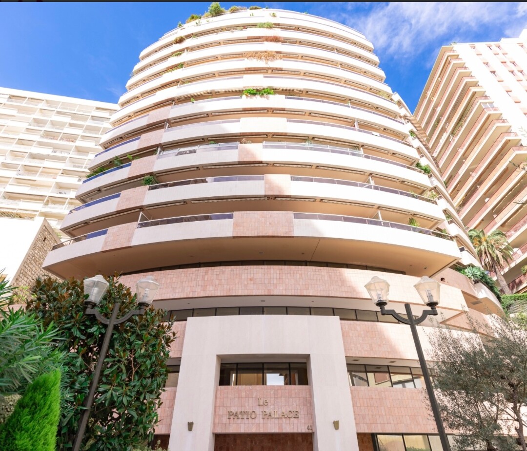 SPACIEUX 3 PIECES AVEC VUE MER - Appartements à vendre à Monaco