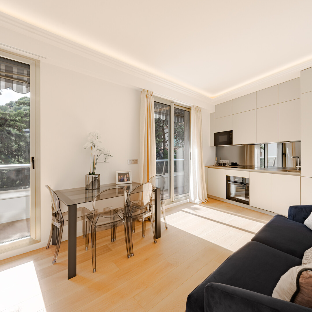 CHARMANT 3 PIÈCES RÉNOVÉ - Appartements à vendre à Monaco
