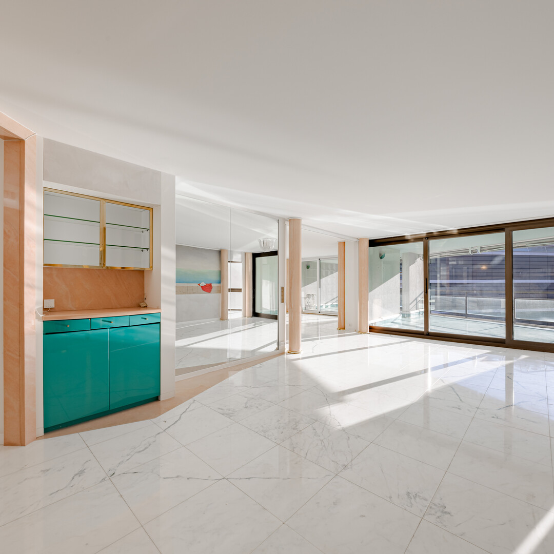 SPACIEUX 4 PIECES A RENOVER DANS LE CENTRE - Appartements à vendre à Monaco