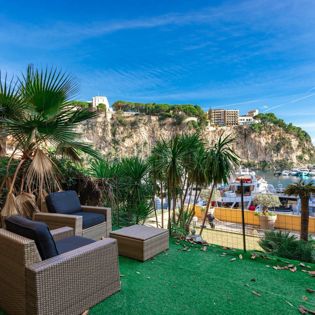 CHARMANT 2 PIECES AVEC JARDIN VUE MER - Appartements à vendre à Monaco