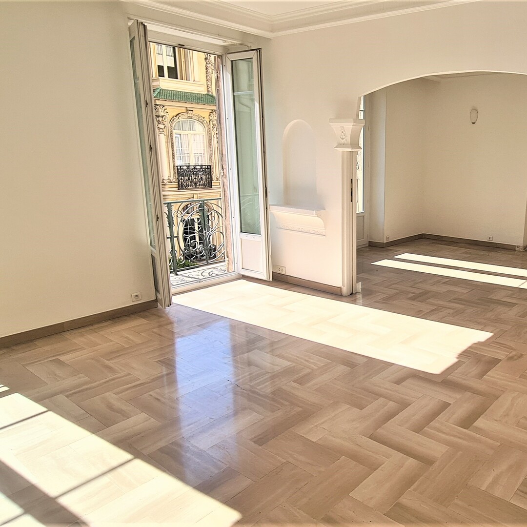 GRAND 4 PIECES BOURGEOIS - Appartements à vendre à Monaco