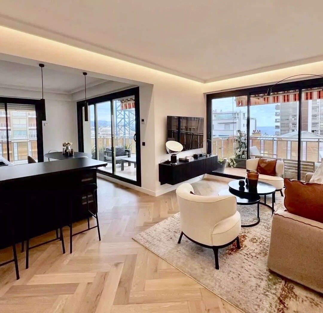 Appartement rénové de 2 chambres - Appartements à vendre à Monaco