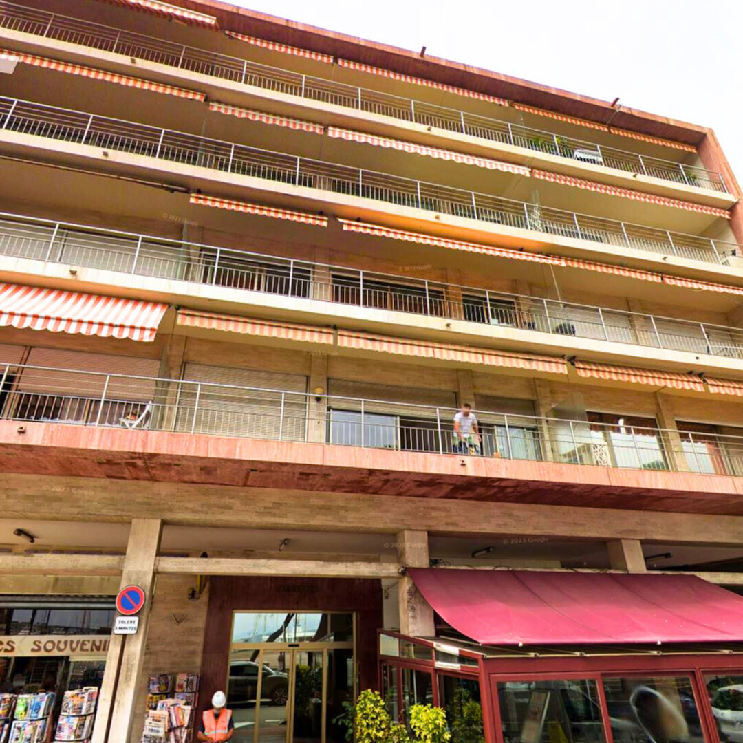 2 caves adjacentes dans les résidences L’Albatros / Le Pétrel - Appartements à vendre à Monaco