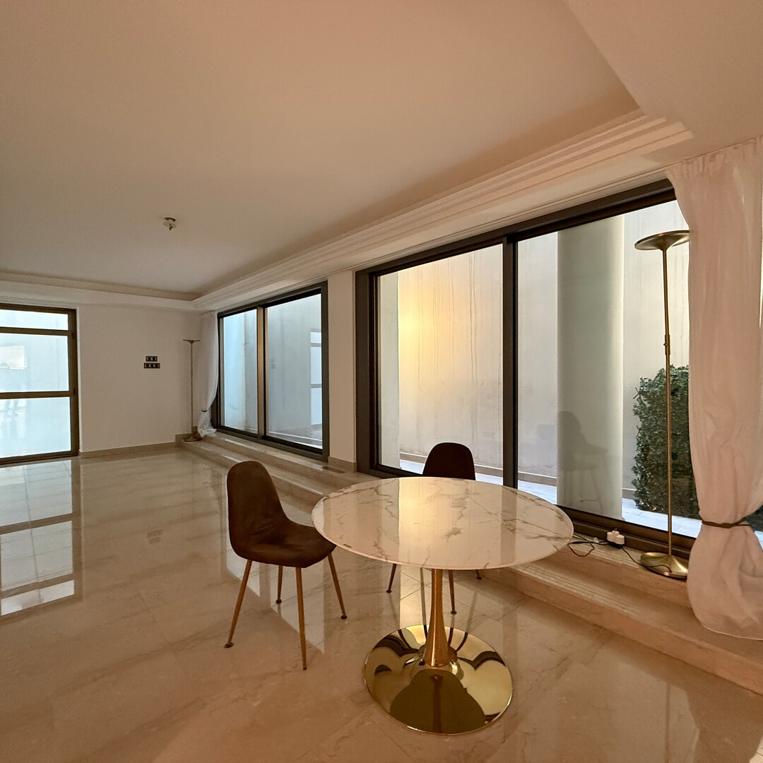 Studio à usage mixte dans un immeuble neuf