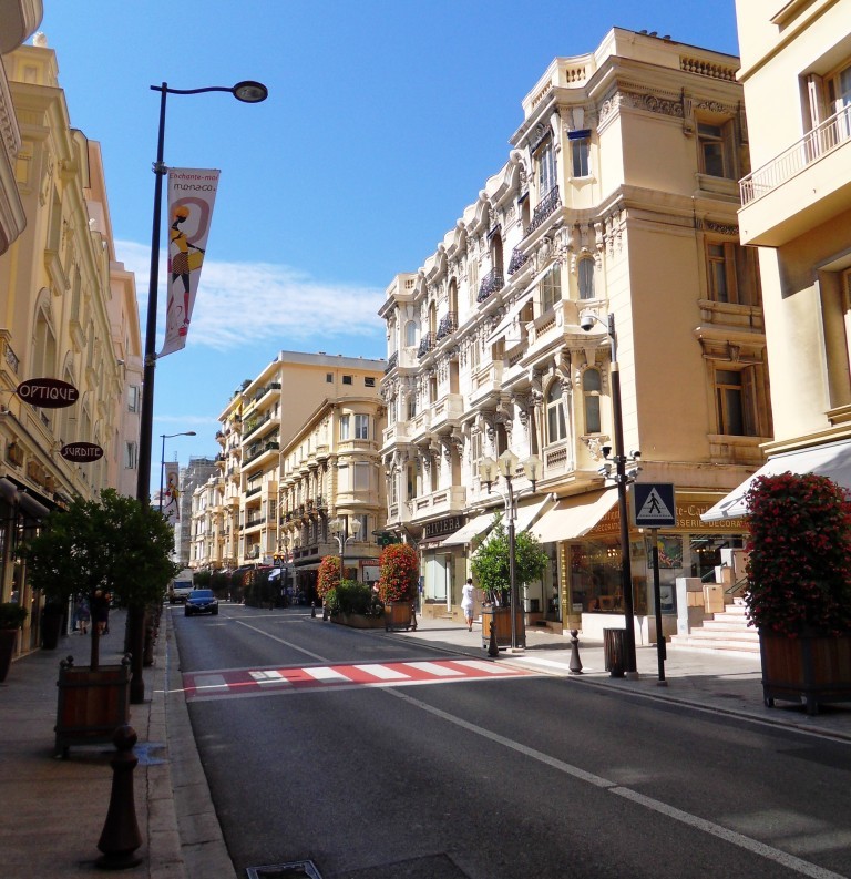 MONTE-CARLO