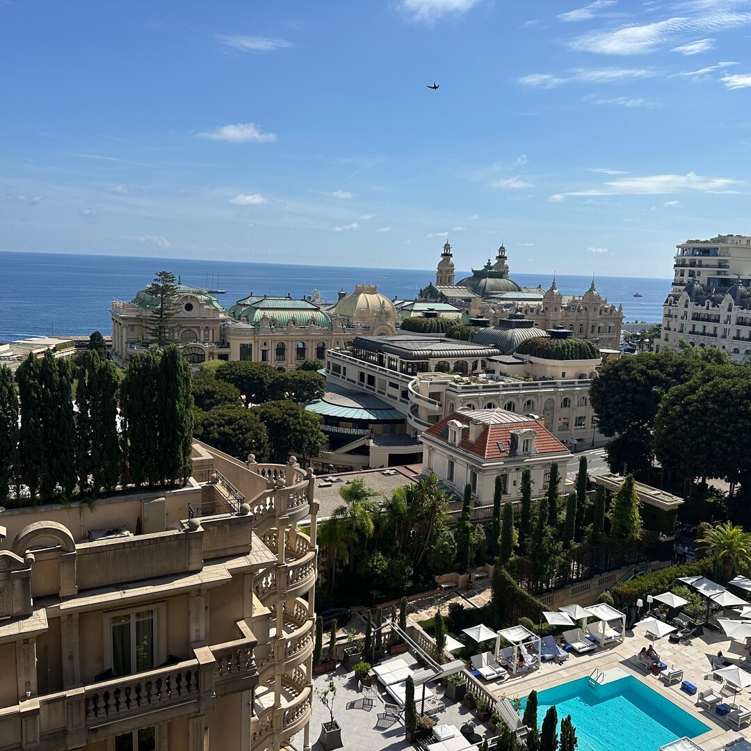 LES FLORALIES : A VENDRE STUDIO - TERRASSE - VUE MER