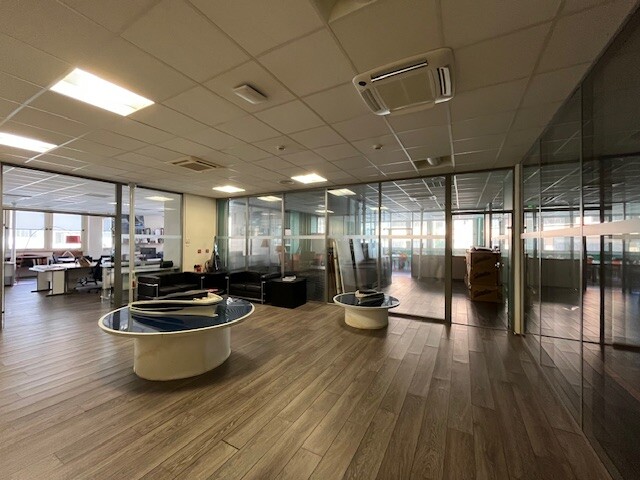 VENTE DROIT AU BAIL : BUREAU - FONTVIEILLE