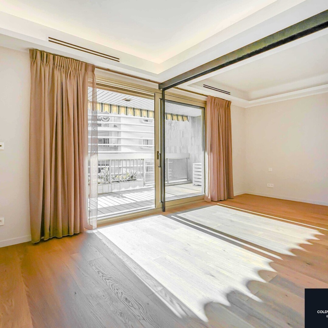CENTRAL / 2 PIECES VUE MER LATERALE