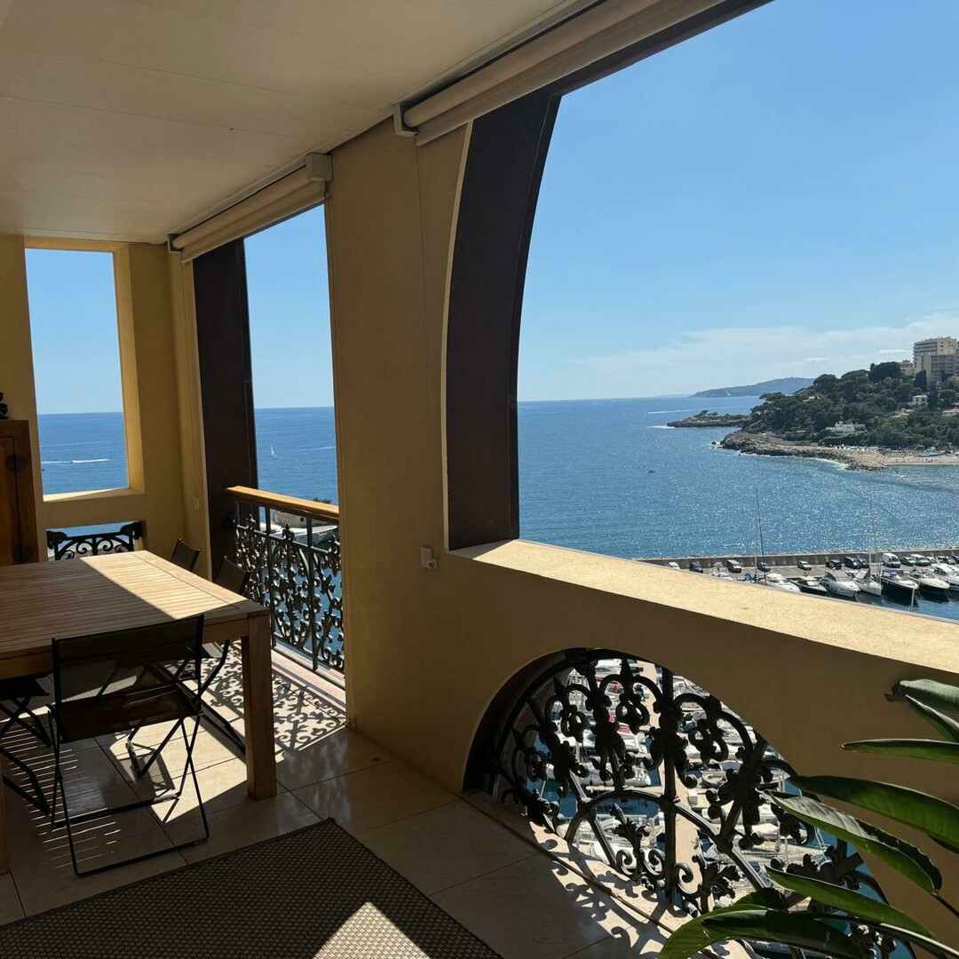 FONTVIEILLE / SEASIDE PLAZA / PLUS DE 6 PIECES
