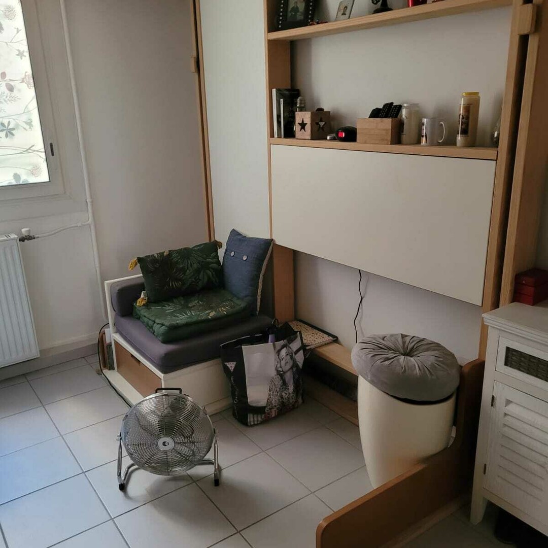 EXCLUSIVITE / BD DES MOULINS / CHAMBRE DE BONNE MEUBLE / AFFAIRE