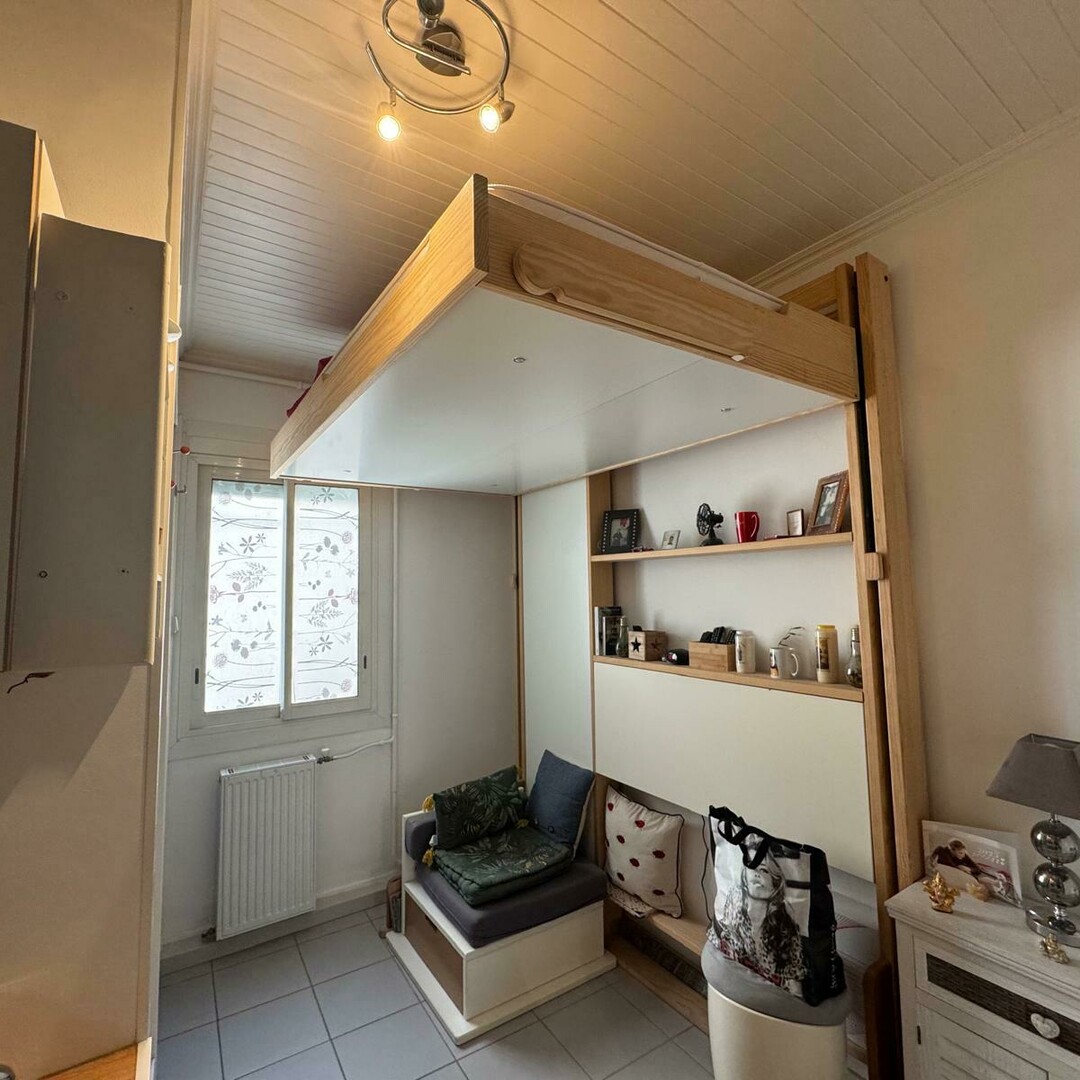 EXCLUSIVITE / BD DES MOULINS / CHAMBRE DE BONNE MEUBLE / AFFAIRE