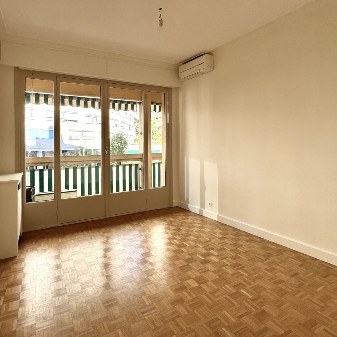 La Rousse - Le Calypso - Belle opportunité à fort potentiel – 3 pièces lumineux à rénover - Prix/m²