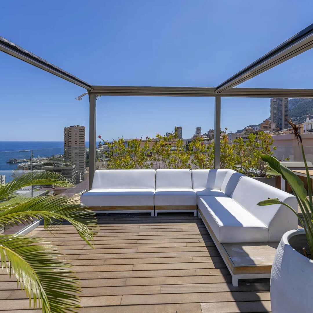 Penthouse d’Exception sur le Boulevard des Moulins – Vue Panoramique