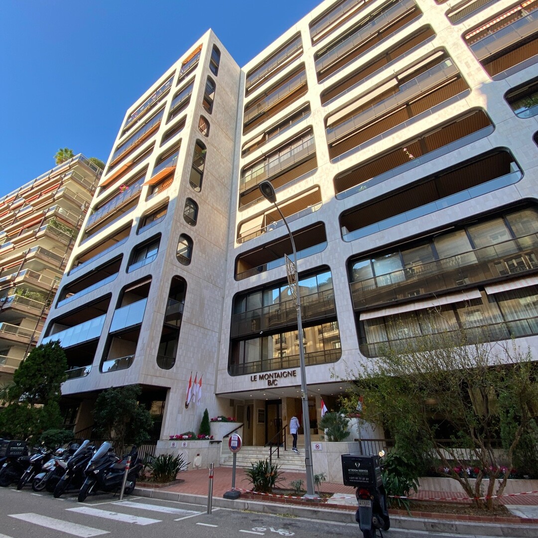 EXCLUSIVITÉ - PARKING - MONTAIGNE B/C