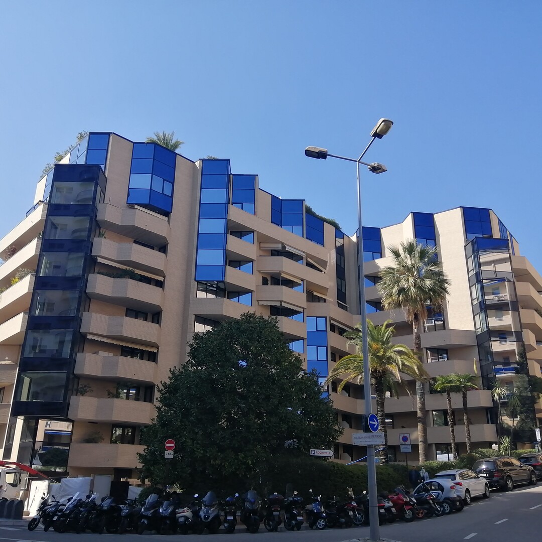 Grand studio rénové à Saint André
