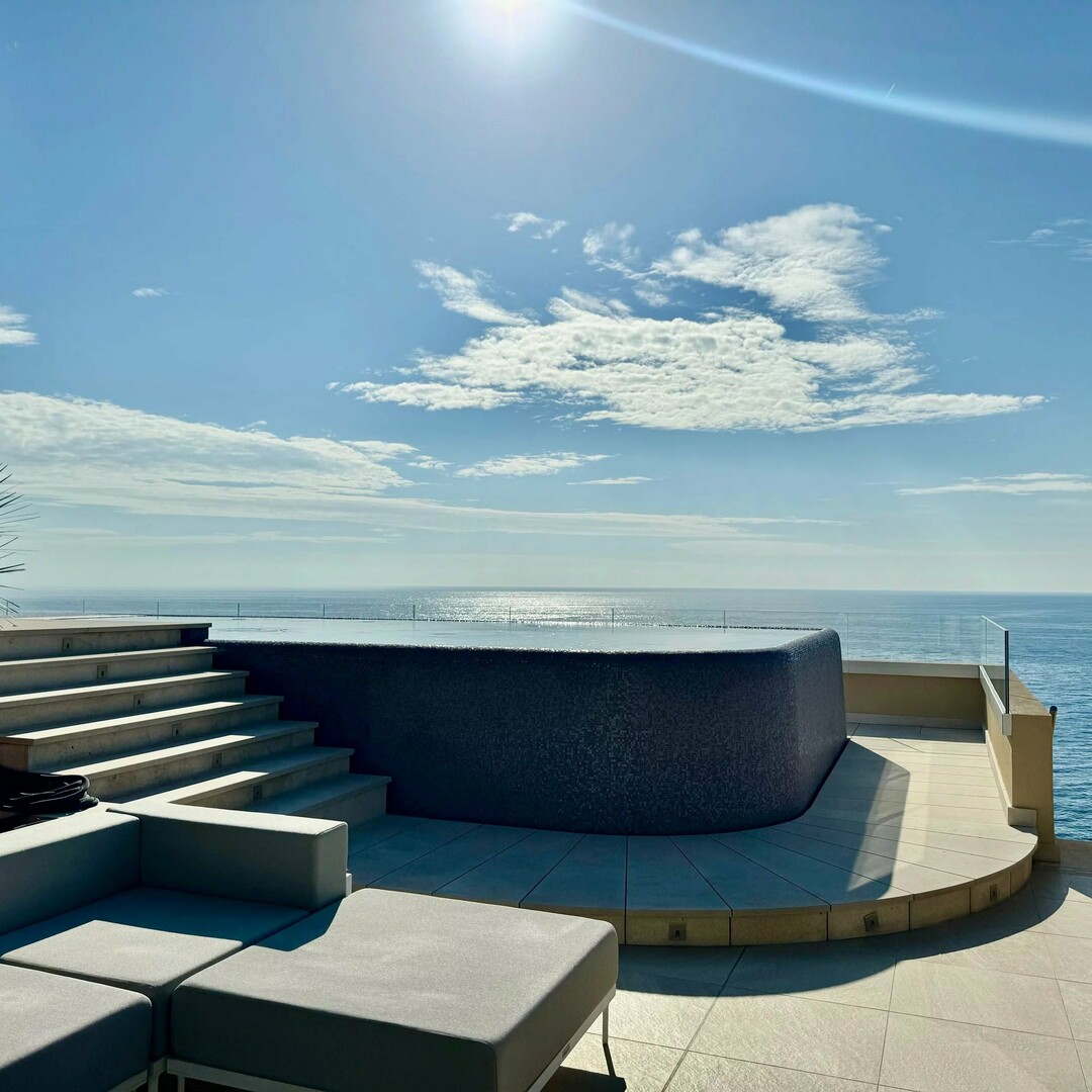 FONTVIEILLE - Penthouse d'exception avec piscine privative