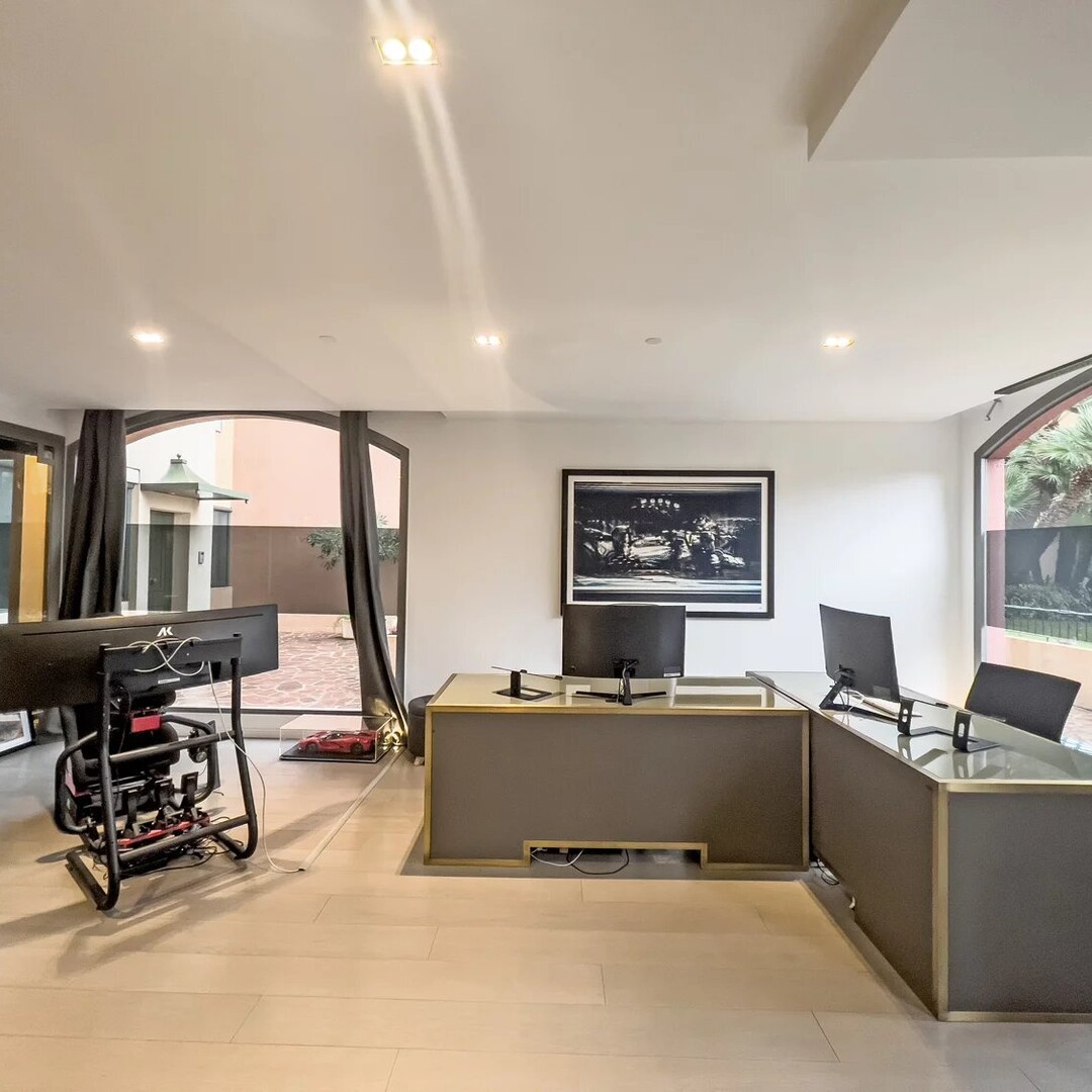 LE TITIEN - MAGNIFIQUE BUREAU RENOVE