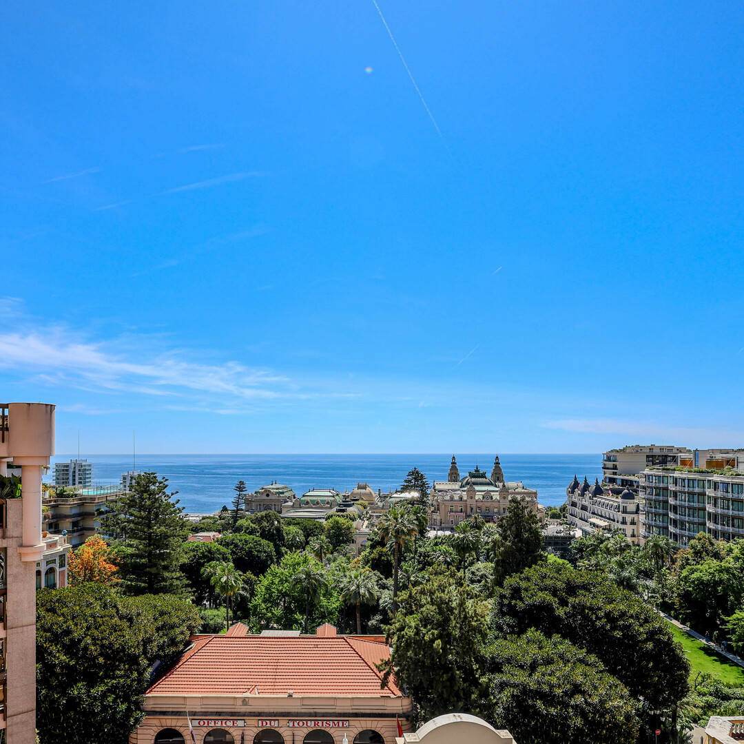 Elégant appartement avec vue spectaculaire sur le casino et la mer | Carré d’Or
