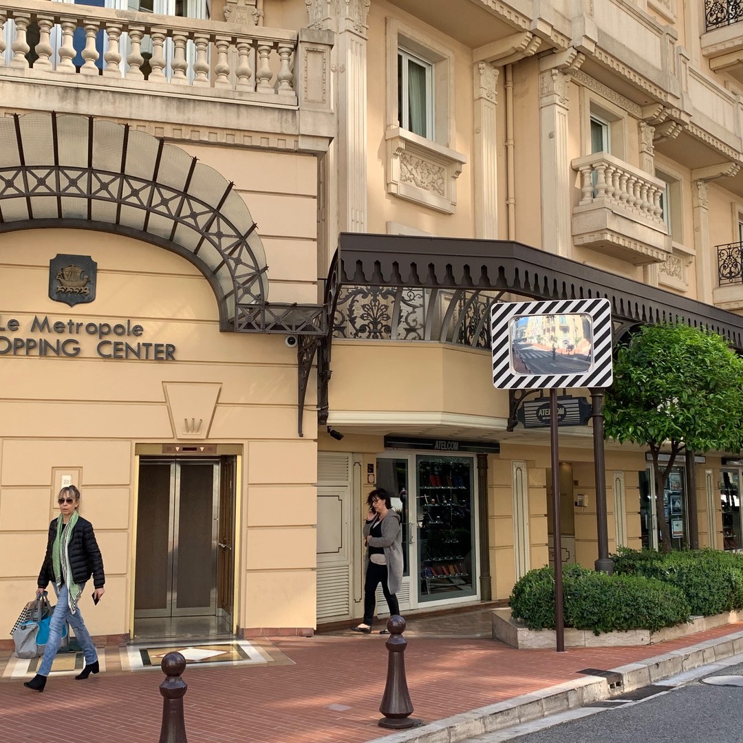 URGENT LOCAL COMMERCIAL METROPOLE -BAISSE DE PRIX !