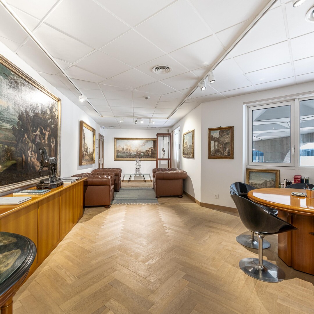 Prestigieux bureaux de 255 m2 avec parkings | Quartier Saint Roman