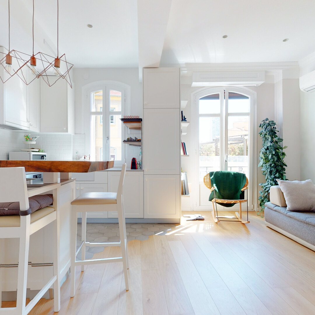 MAGNIFIQUE 4 PIÈCES À VENDRE - PALAIS MIRAMARE