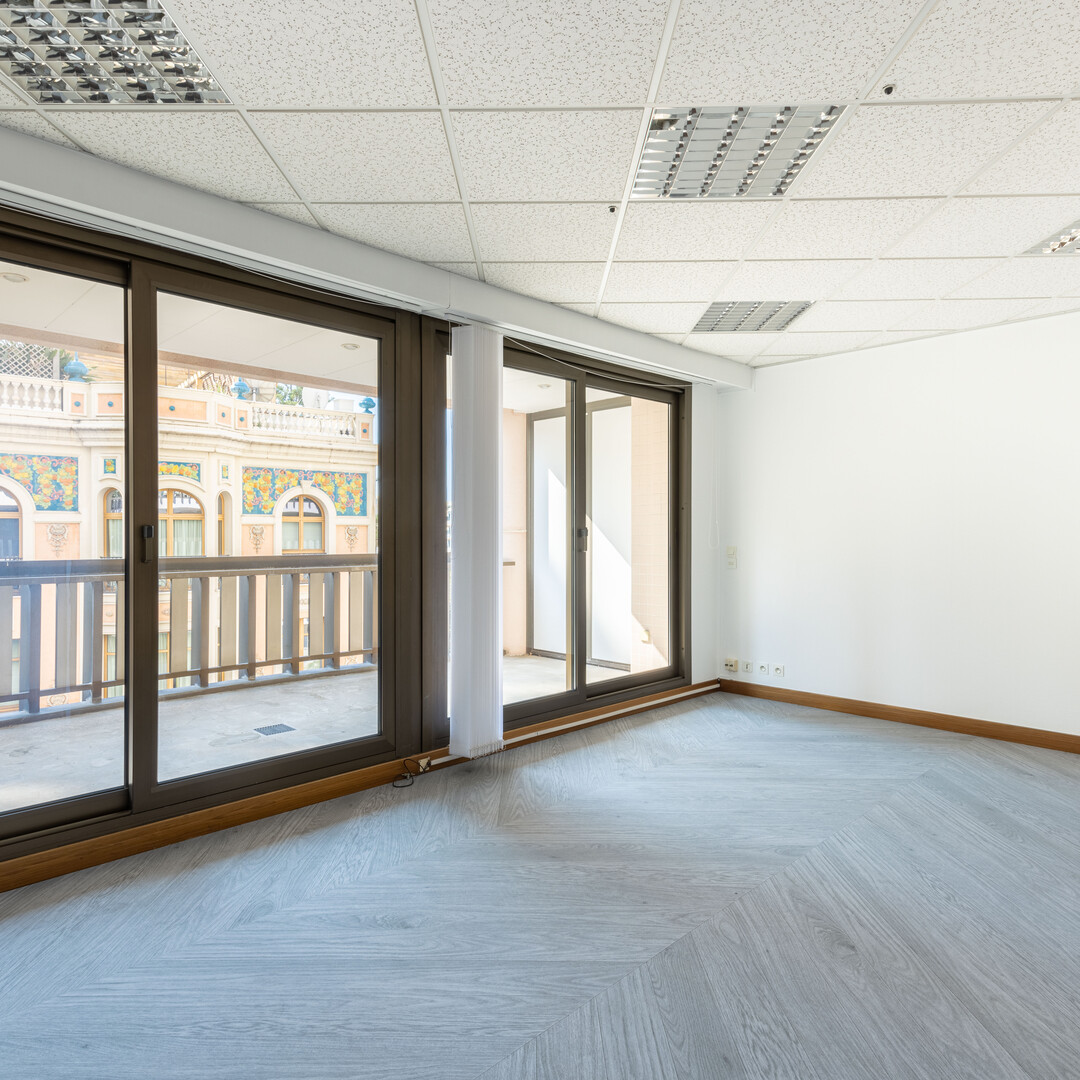 MAGNIFIQUES BUREAUX CARRE D'OR