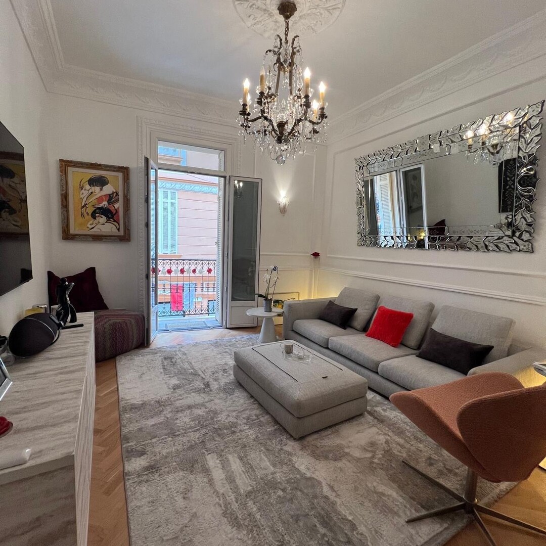 3 PIÈCES MONTE CARLO RÉNOVÉ