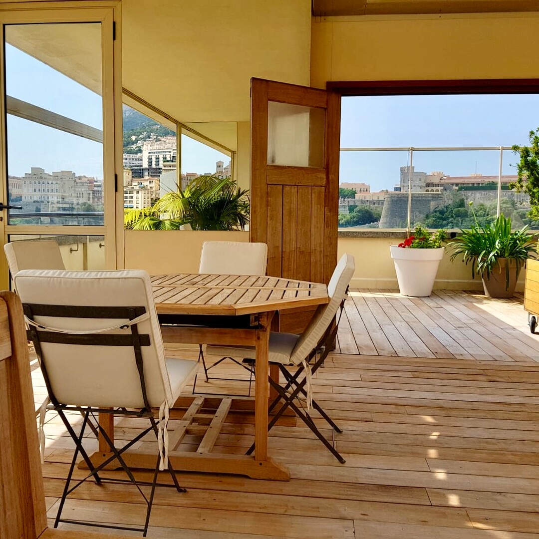 MAGNIFIQUE PENTHOUSE SUR LE PORT DE MONACO
